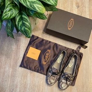 Tod’s Women Snakeskin Loafer Size 38